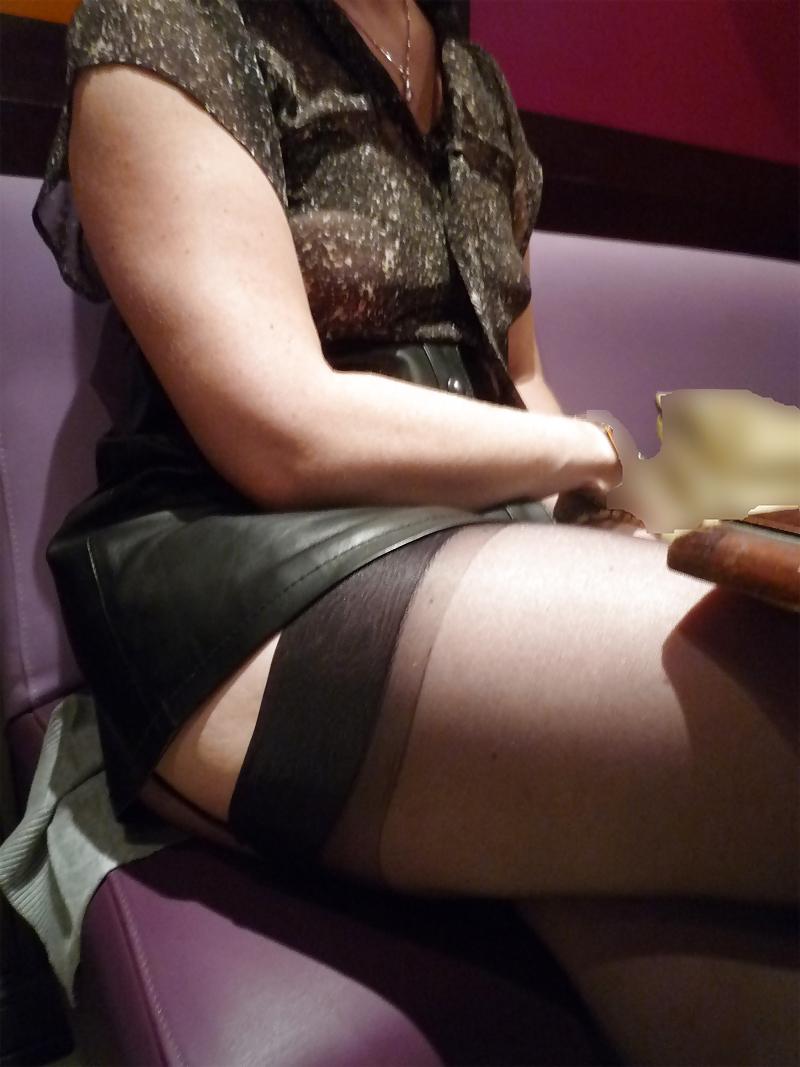 6P Exhib dans un bar Flashing in bar