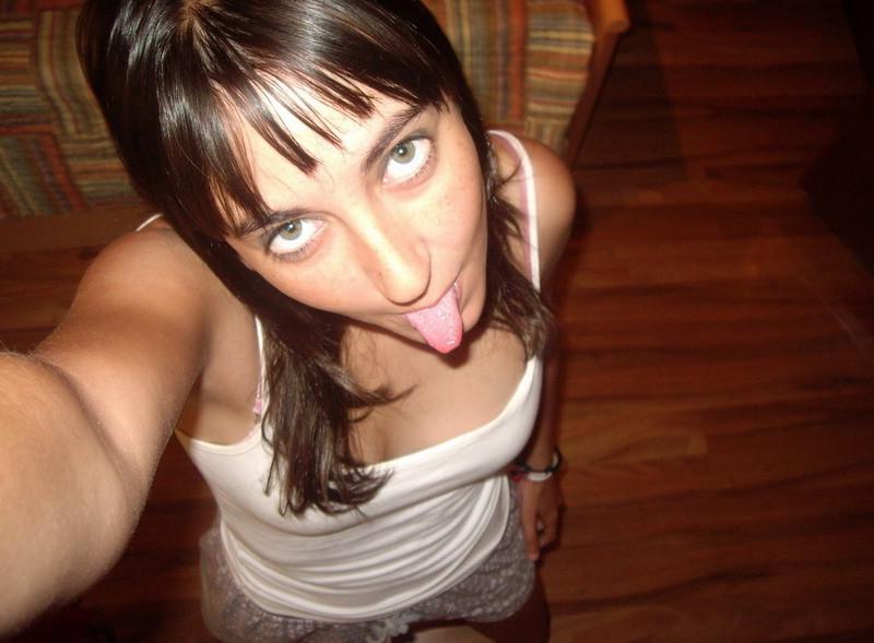 15P Real girlfriends pushing toys deeper in avid vaginas