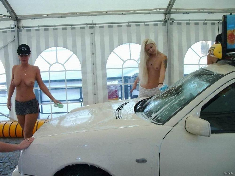 12P Naked bikers and car slut posing and fucking