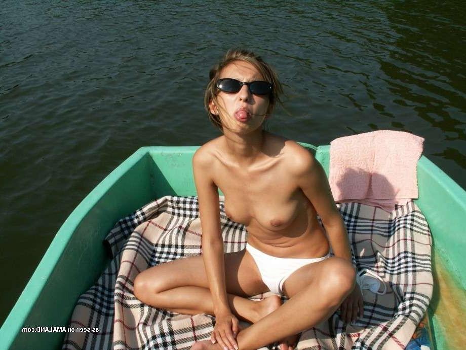 15P Skinny amateur girlfriend gets fucked in the woods