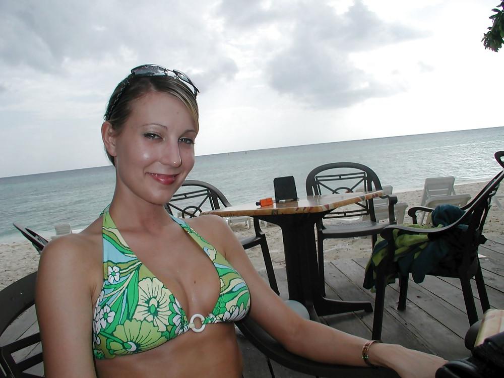 20P PRETTY AMATEUR GIRL FUCKS