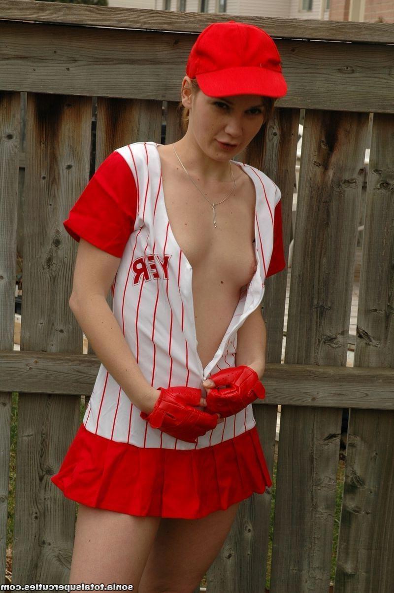 16P Skinny ball player
