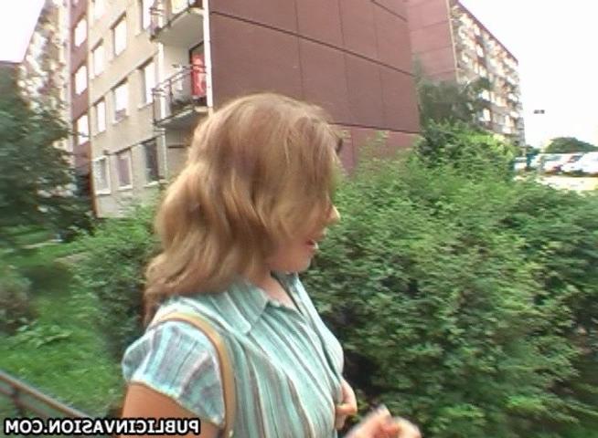 16P town get around girl gives drunken hobo pussy action in park
