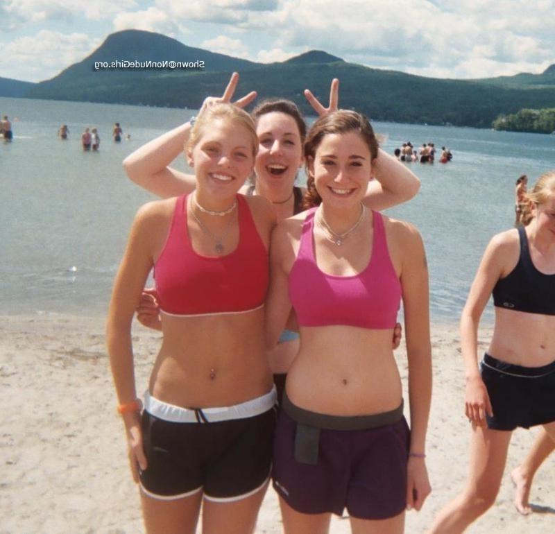 20P Real teen girls in sports bras