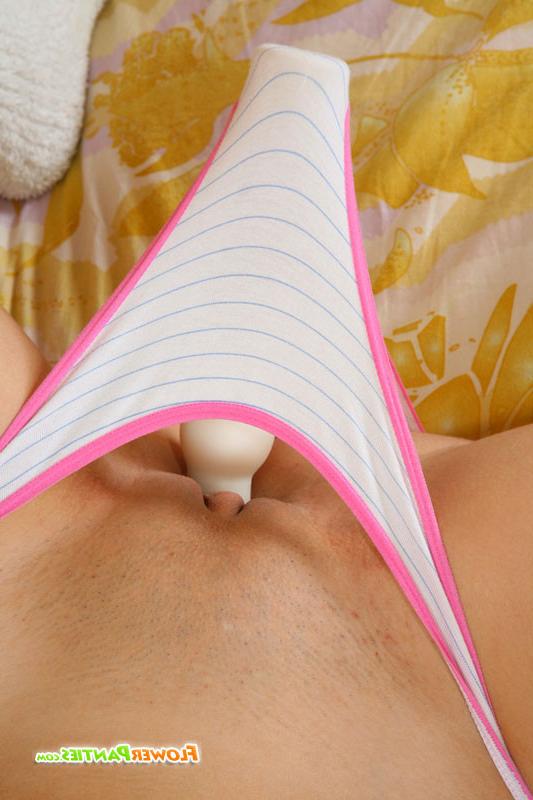 16P Amazing dildoing scene for all panty fetishists