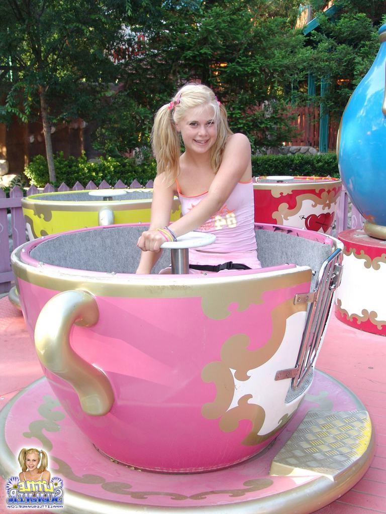 15P Pigtailed teen with braces amusement park flashing