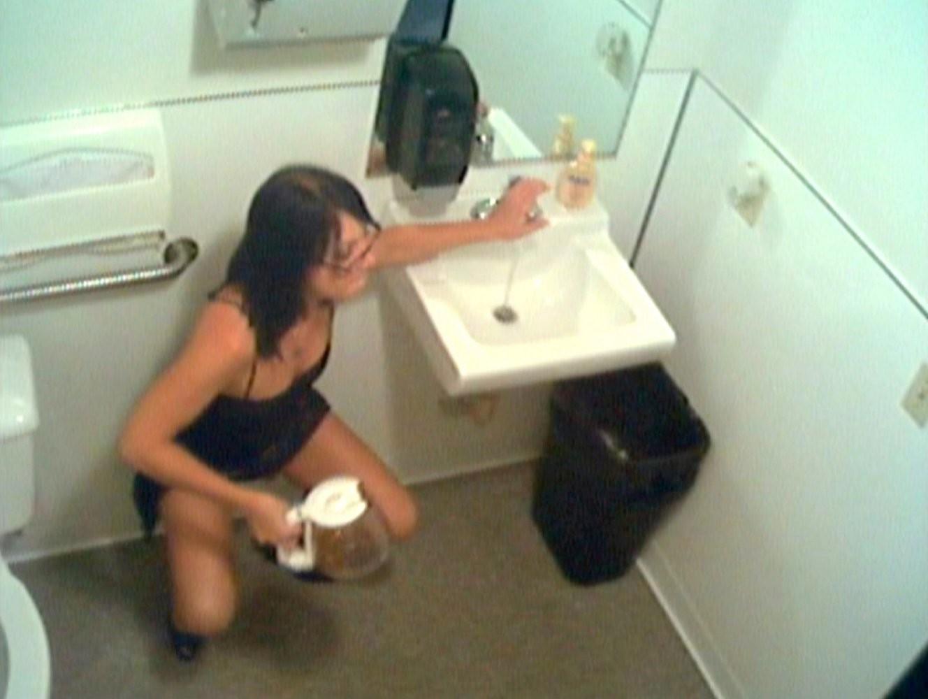 16P spycam catches angry secretary pissing in the coffee pot