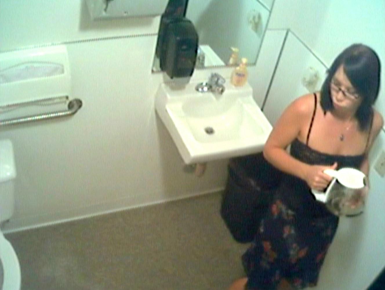 16P spycam catches angry secretary pissing in the coffee pot