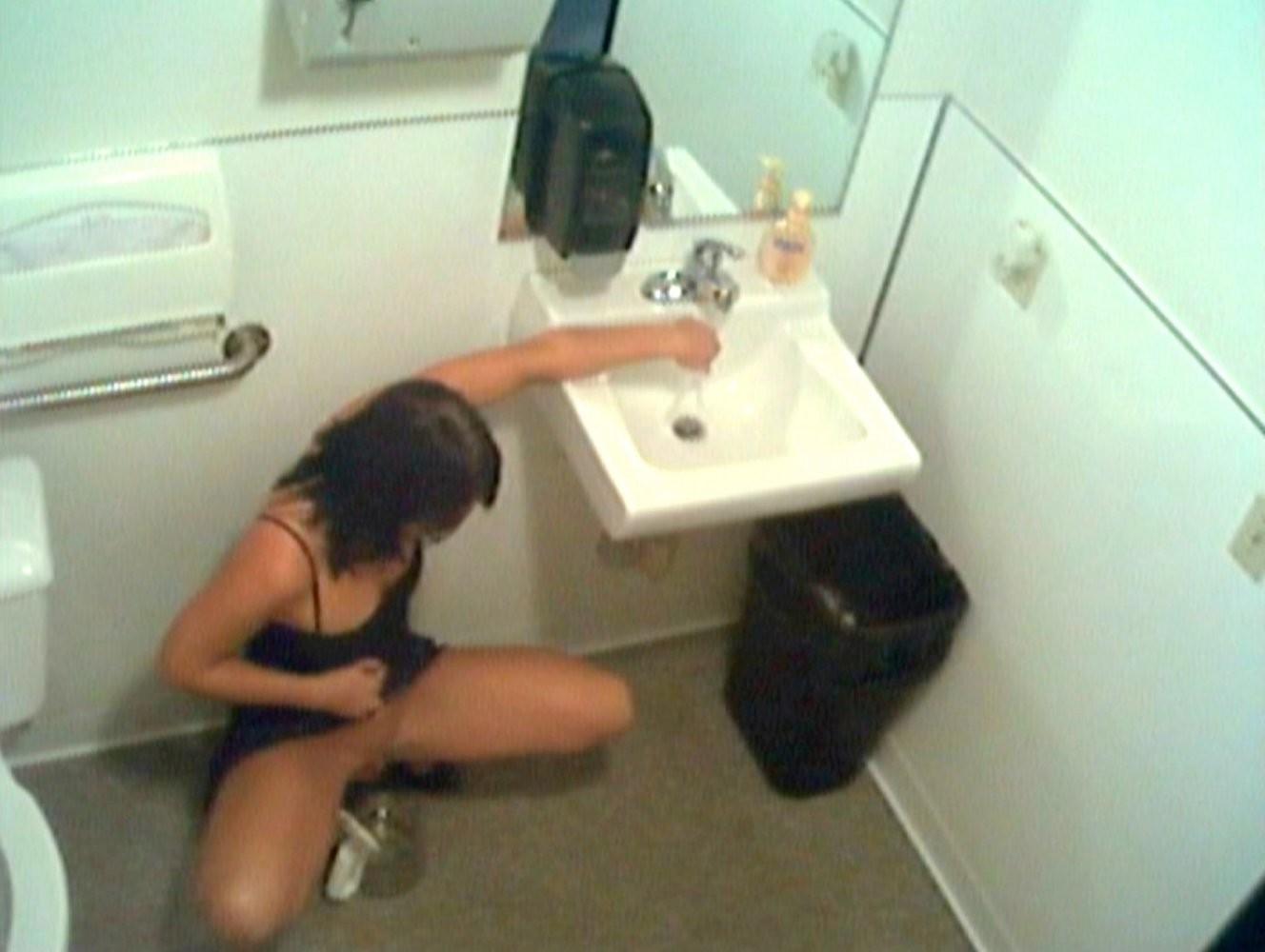 16P spycam catches angry secretary pissing in the coffee pot