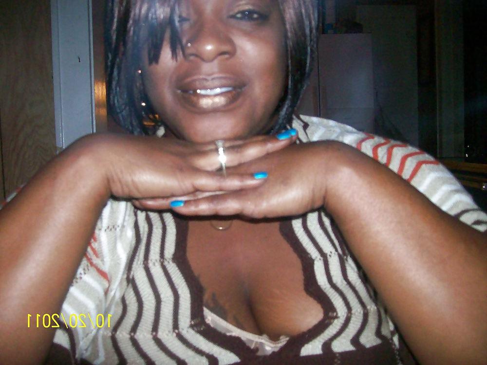 6P Pretty brown eyes!
