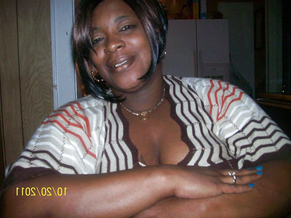 6P Pretty brown eyes!