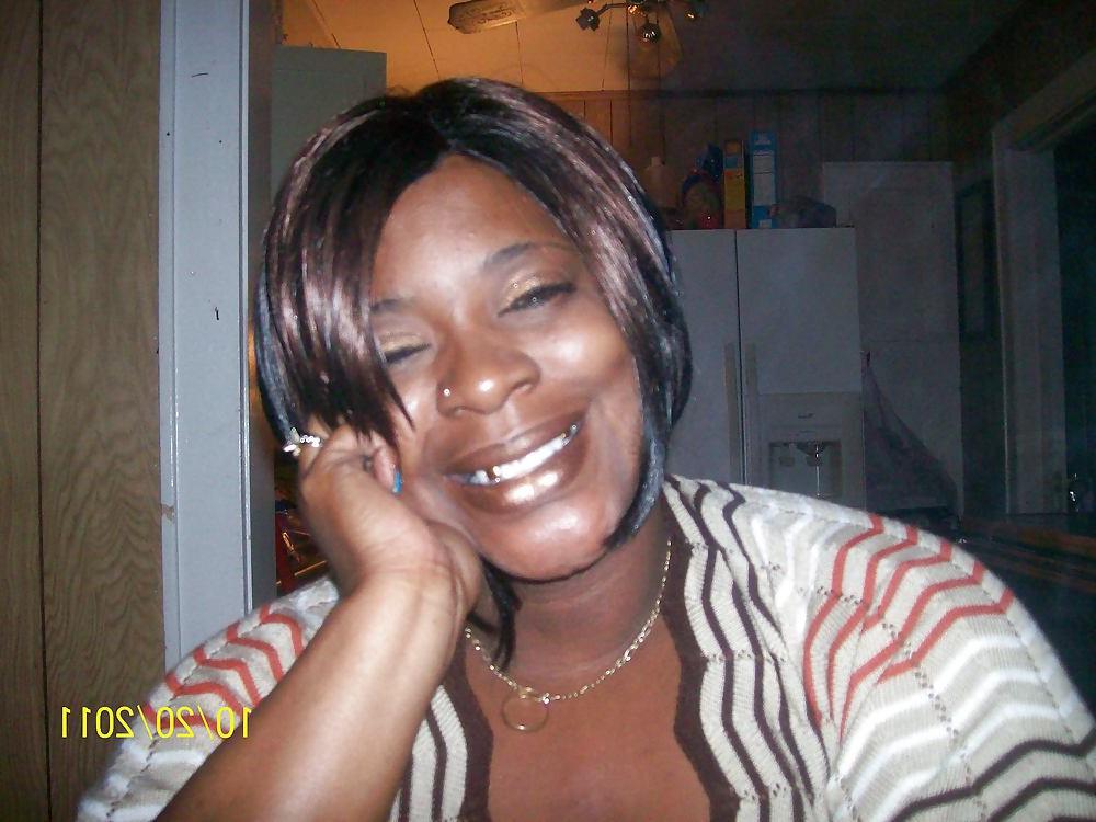 6P Pretty brown eyes!