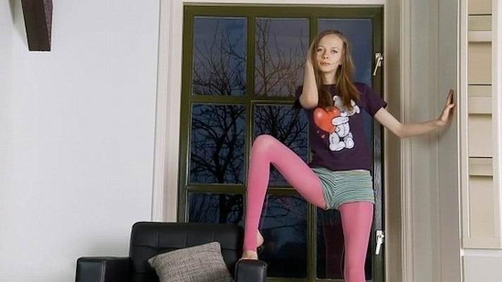 16P Skinny anorexic girl posing at home