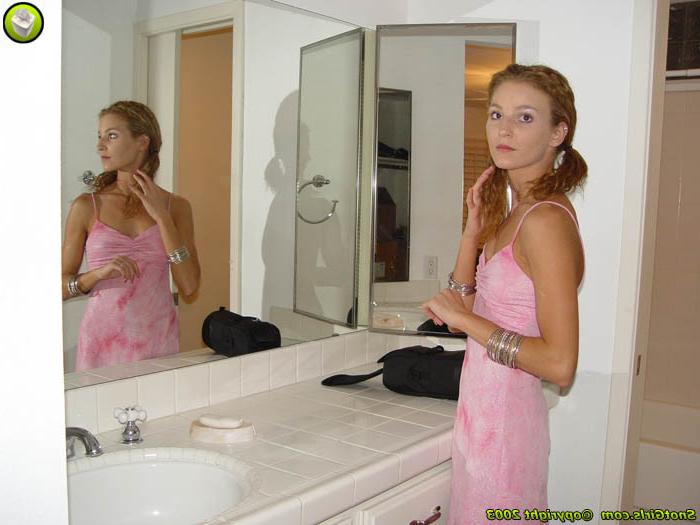 16P skinny girl picks boogers