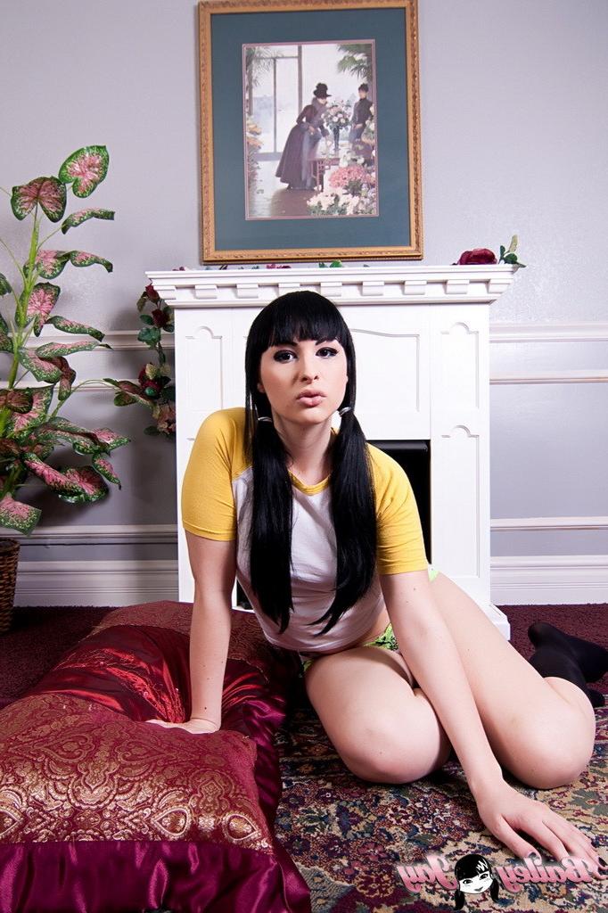 12P Brunette sweetheart Bailey Jay teasing and posing