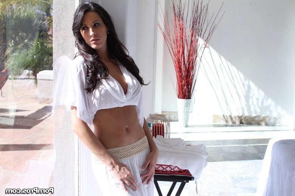 16P Busty ortney Kane gets horny during her massage