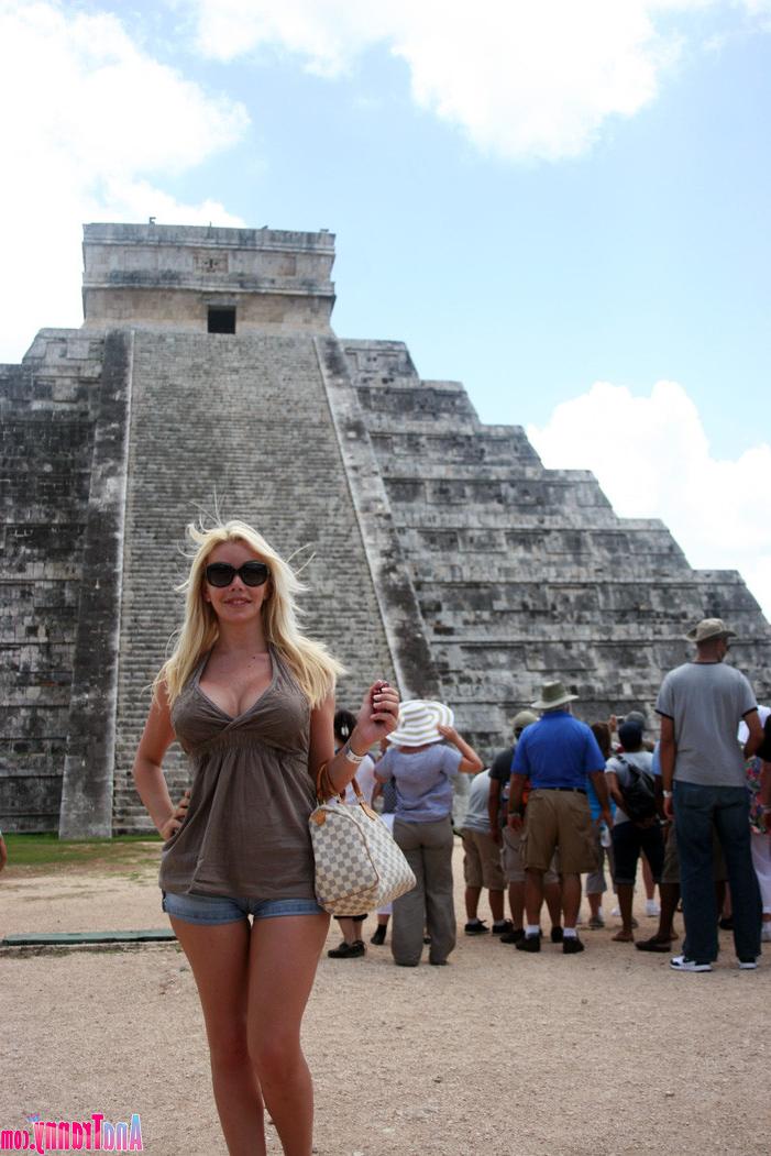 12P Blonde TS Ana does Mexico