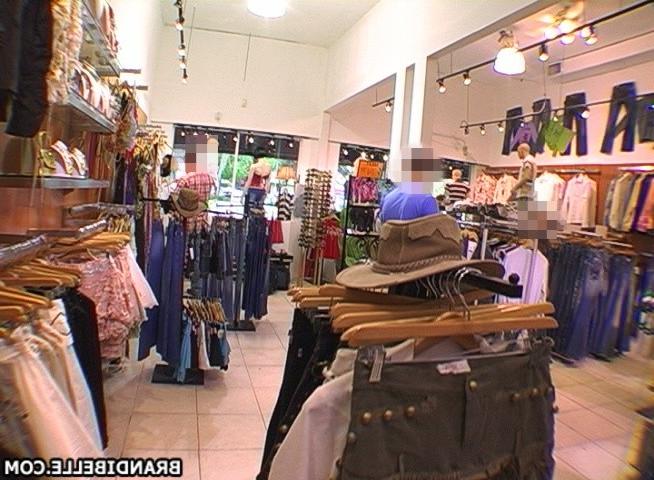 16P freeky redhead sucks off a lucky dude in the changing room