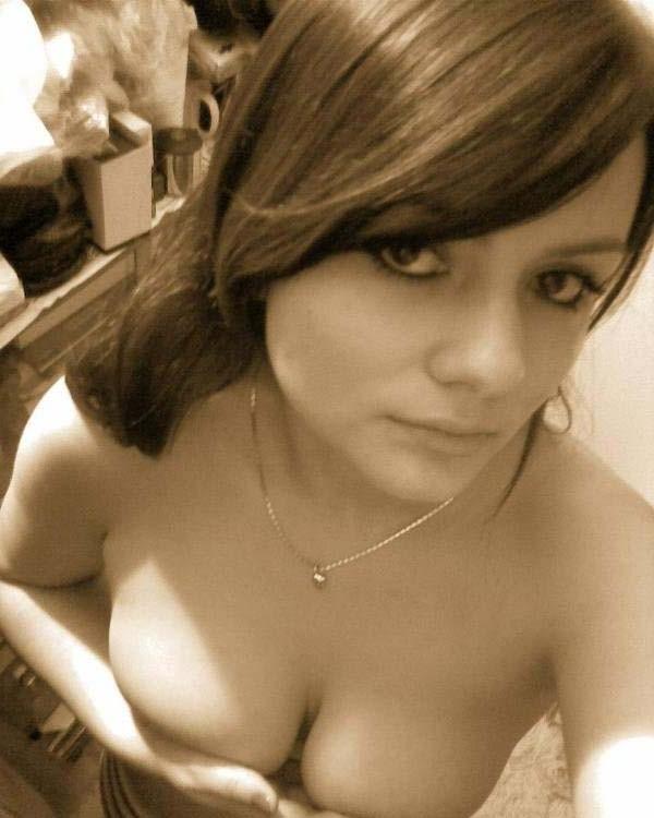 12P Solo princess showing off her boobies
