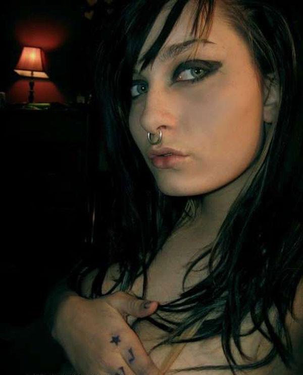 15P Punk rock teen girlfriend spreads and toys pussy
