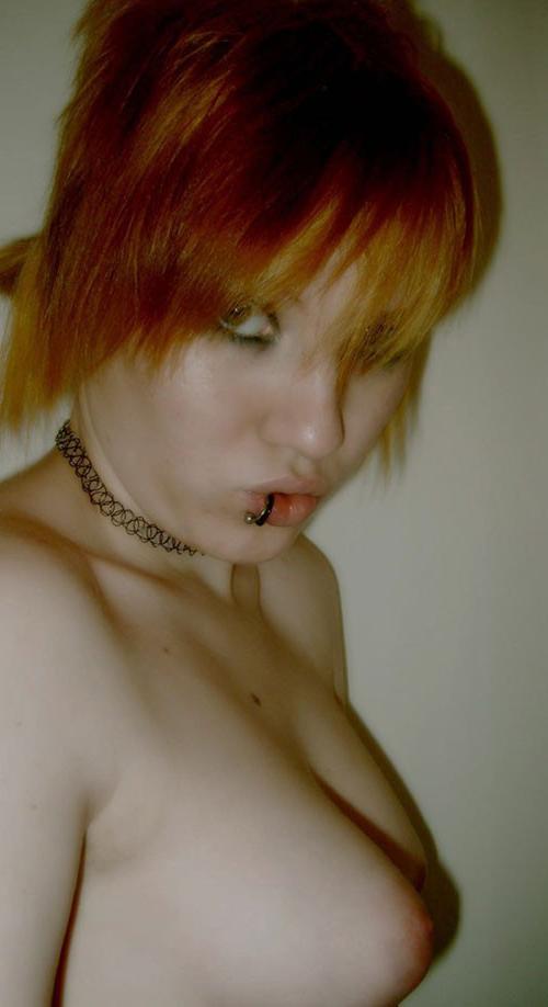 15P Punk rock teen girlfriend spreads and toys pussy