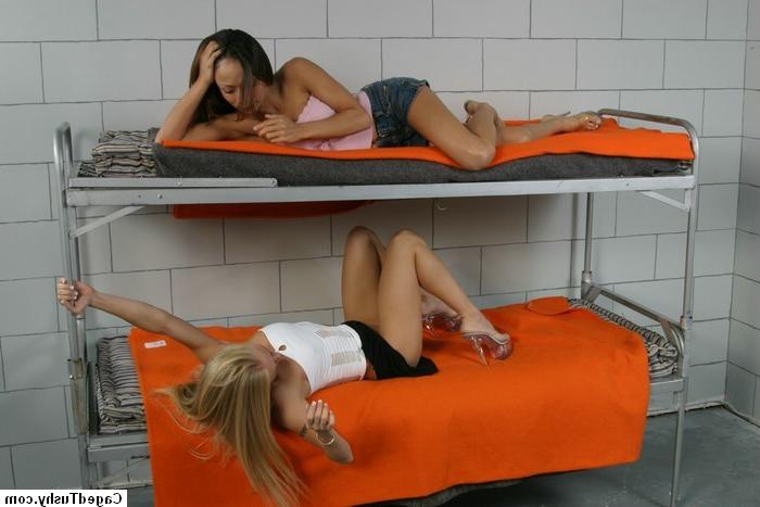 16P two lesbian babes in prison