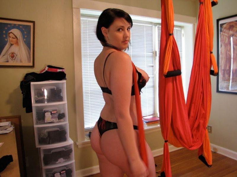 12P Girlfriend does not mind the camera during sex
