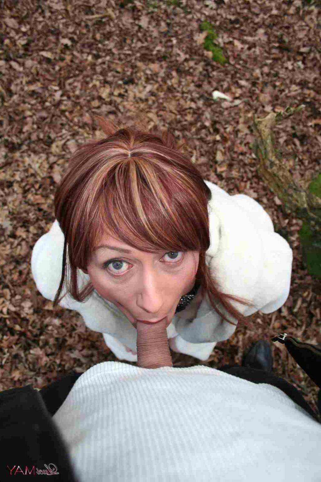 12P Tranny sucking a dick outdoors