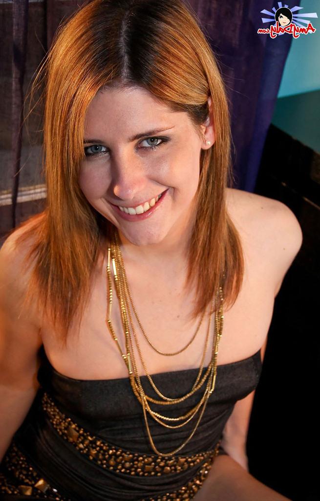15P Amy tries out new butt plug spreading her cheeks and spreading her anal ring