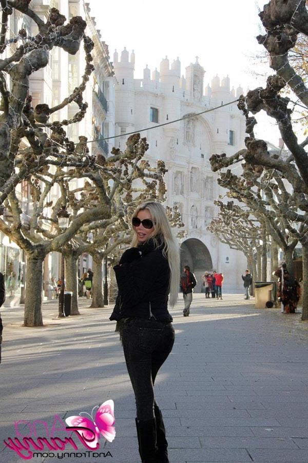 12P The Great Ana Mancini Touring Europe