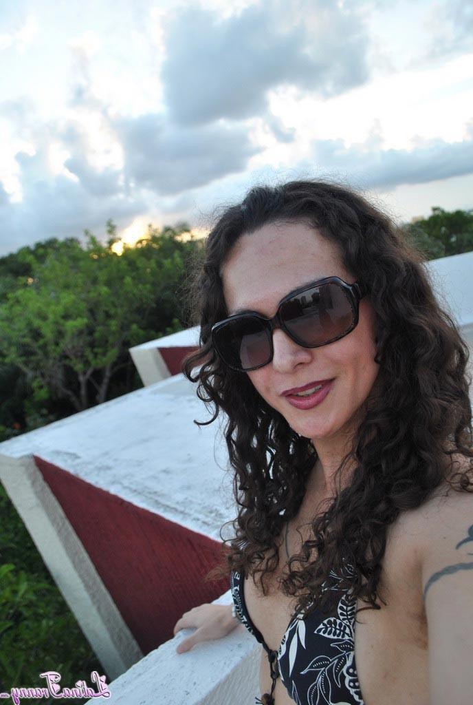 12P Naughty shots of Nikki Montero in Cancun