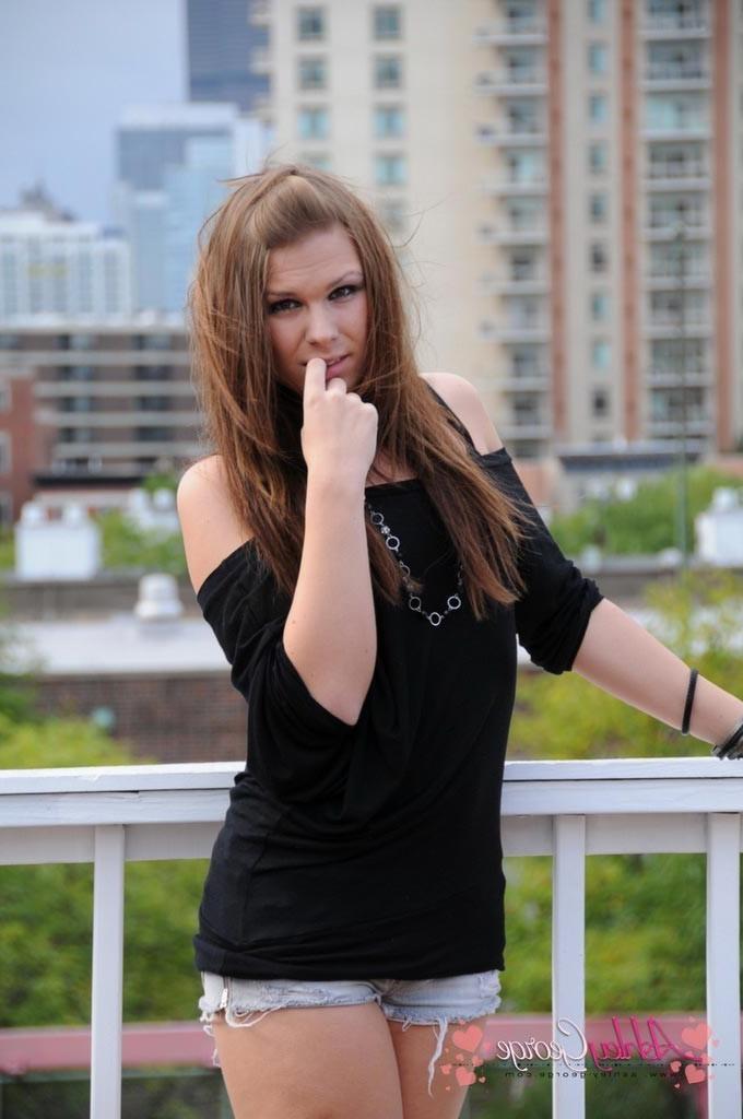 12P Amazing Ashley George stripping outdoors