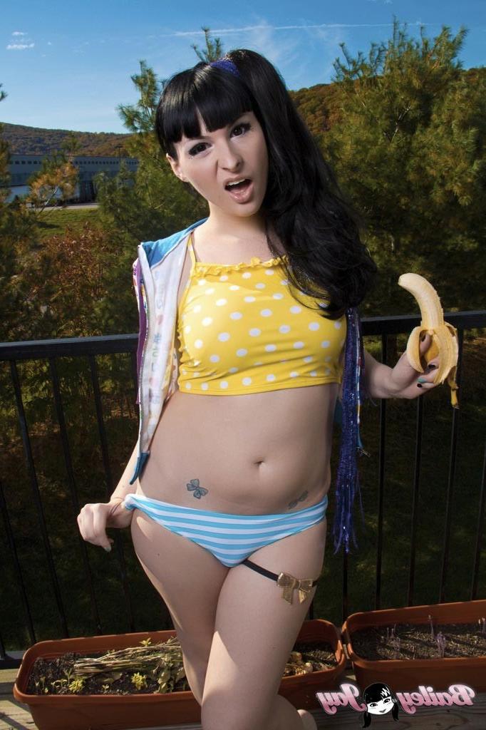12P TS superstar Bailey Jay stripping and posing outdoor