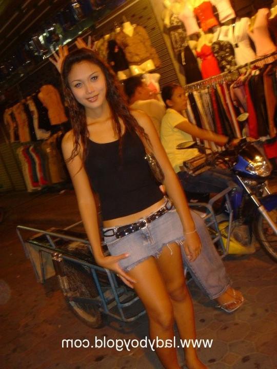 15P ladyboy bar hookers selling tight assholes