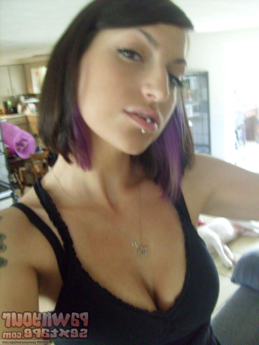 15P Hottie leggy babe with tats and piercings gets sexy for her BF