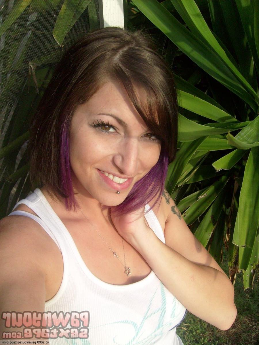 15P Hottie leggy babe with tats and piercings gets sexy for her BF