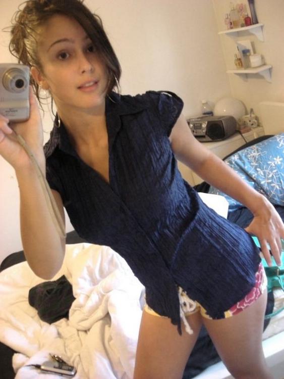 15P Many pretty and hot amateur teens undressing and posing sexy
