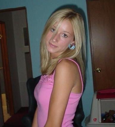 15P Many pretty and hot amateur teens undressing and posing sexy