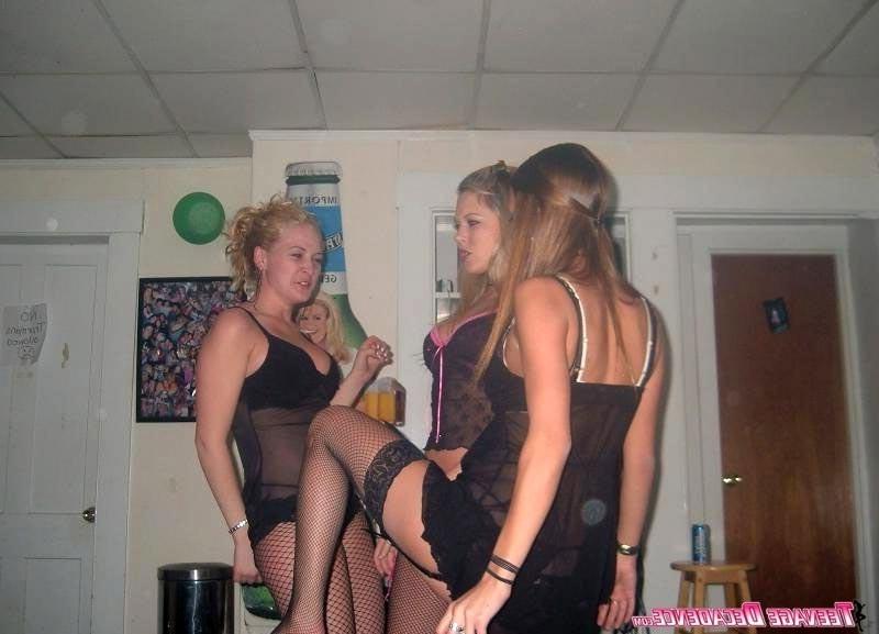 15P Many pretty and hot amateur teens undressing and posing sexy