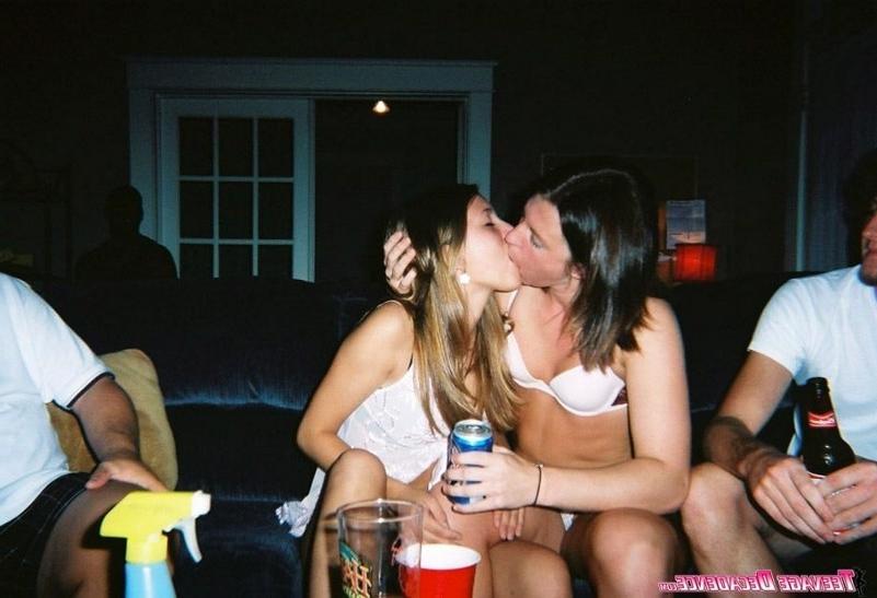 15P Many pretty and hot amateur teens undressing and posing sexy