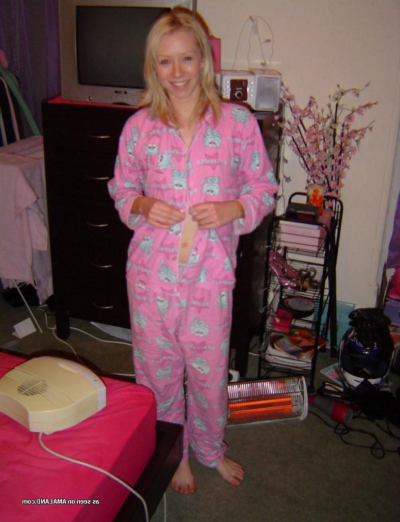15P Skinny eighteen year old amateur girlfriend in bed