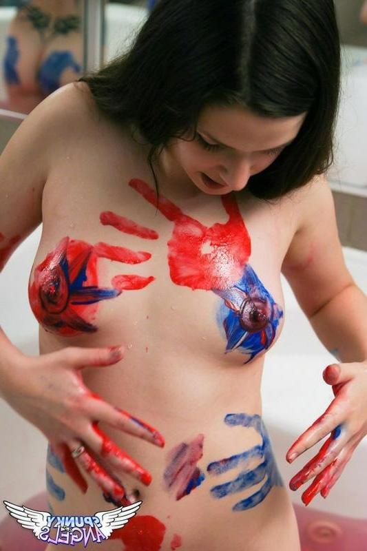 16P Teen Playing With Body Paint