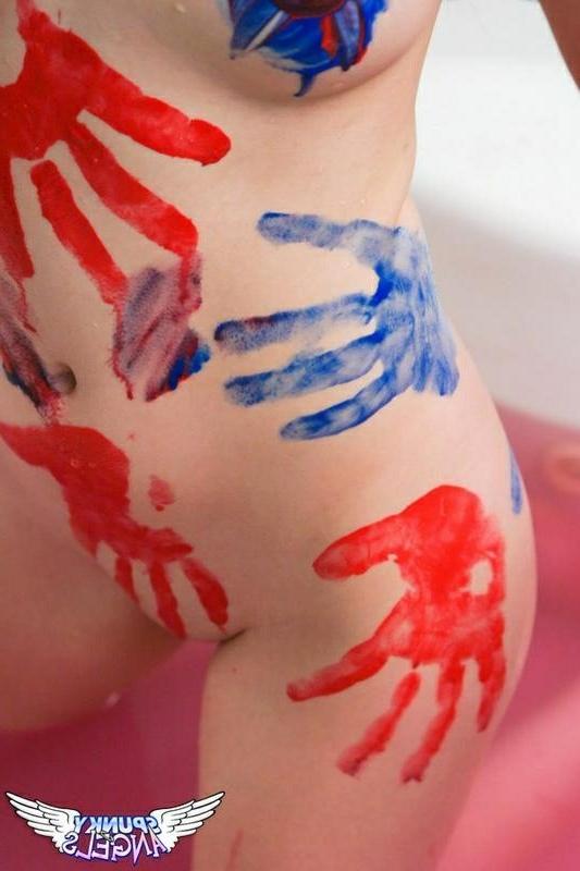 16P Teen Playing With Body Paint