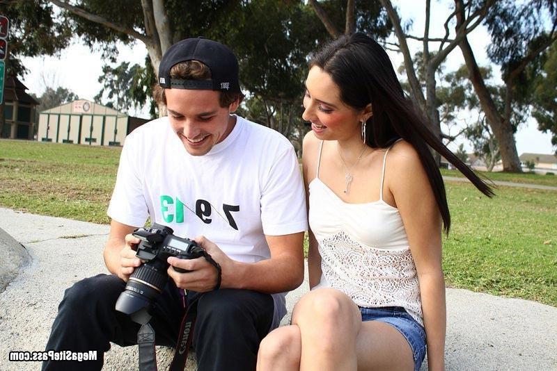 15P Banging Teen Photoshoot
