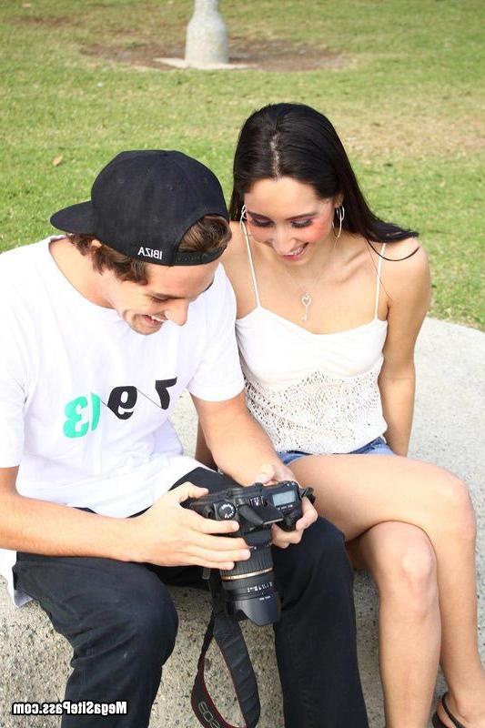 15P Banging Teen Photoshoot