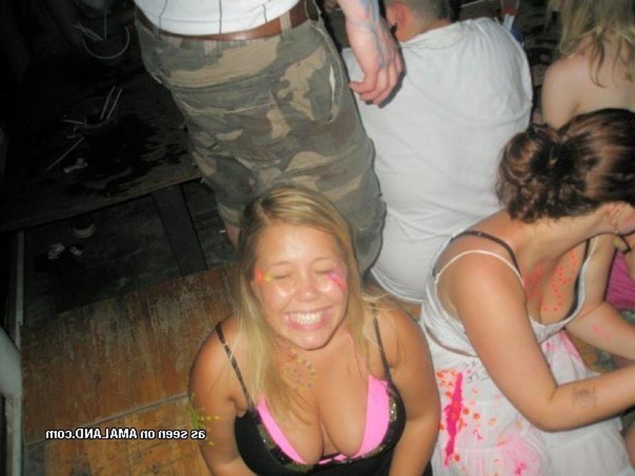 15P BBW bar girl