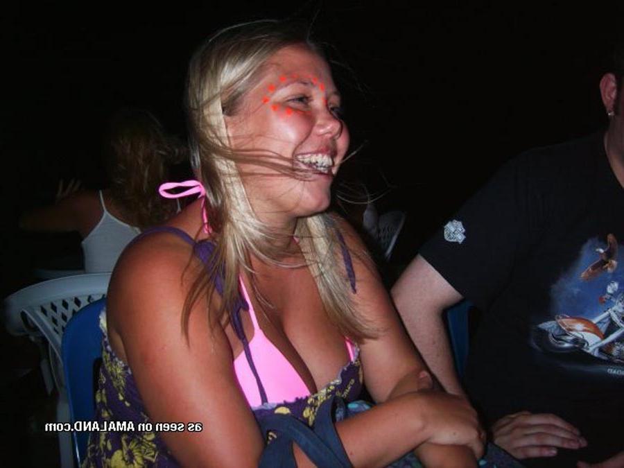 15P BBW bar girl