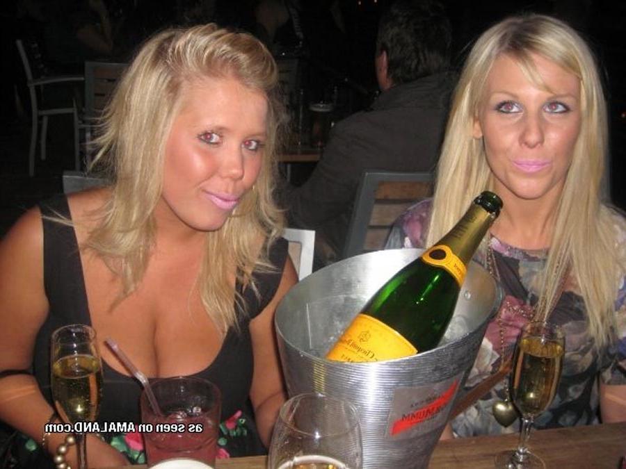 15P BBW bar girl