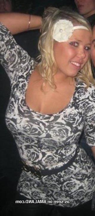 15P BBW bar girl