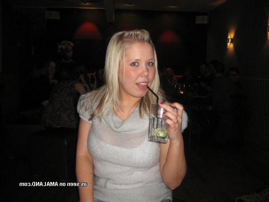 15P BBW bar girl